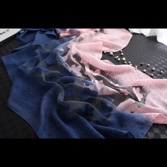 Hollow Lace Flower Scarf Dark Blue and Pink - Picture 4 of 4